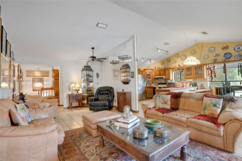 Casa en venta en Cutler Bay, Florida, 3 dormitorios, 252.51 m2 № 1963900 - foto 8