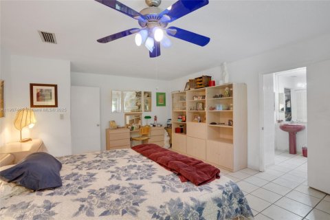 Casa en venta en Cutler Bay, Florida, 3 dormitorios, 252.51 m2 № 1963900 - foto 18