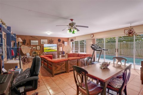 Casa en venta en Cutler Bay, Florida, 3 dormitorios, 252.51 m2 № 1963900 - foto 27