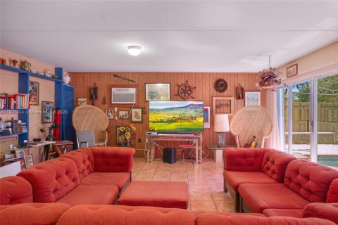 Casa en venta en Cutler Bay, Florida, 3 dormitorios, 252.51 m2 № 1963900 - foto 28