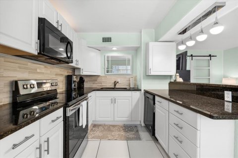 Купить кондоминиум в Сарасота, Флорида 4 комнаты, 48.49м2, № 1858036 - фото 16