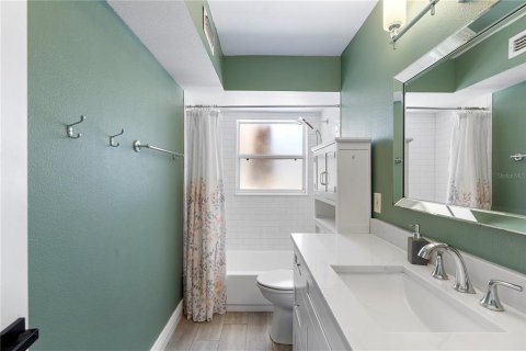 House in Orlando, Florida 3 bedrooms, 112.6 sq.m. № 1886132 - photo 19