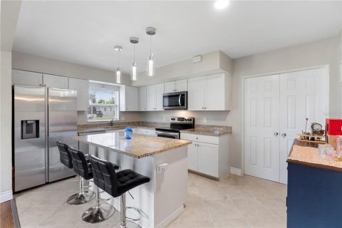 House in Orlando, Florida 3 bedrooms, 112.6 sq.m. № 1886132 - photo 3