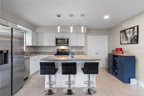House in Orlando, Florida 3 bedrooms, 112.6 sq.m. № 1886132 - photo 9
