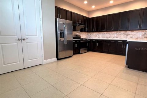 Casa en alquiler en Wesley Chapel, Florida, 5 dormitorios, 314.1 m2 № 1870593 - foto 4