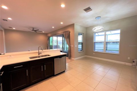 Casa en alquiler en Wesley Chapel, Florida, 5 dormitorios, 314.1 m2 № 1870593 - foto 5