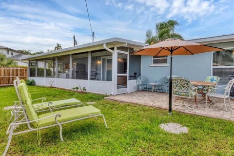 House in Sarasota, Florida 3 bedrooms, 106.28 sq.m. № 2233401 - photo 27