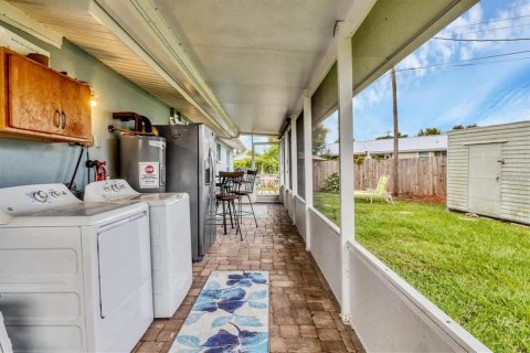 House in Sarasota, Florida 3 bedrooms, 106.28 sq.m. № 2233401 - photo 24