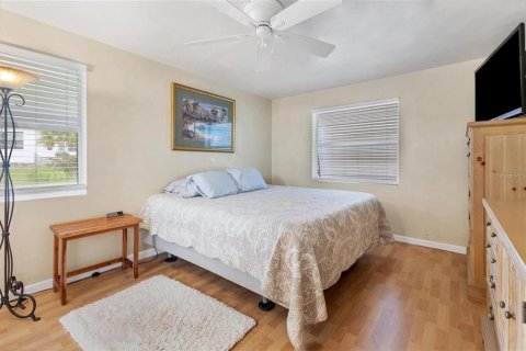 House in Sarasota, Florida 3 bedrooms, 106.28 sq.m. № 2233401 - photo 15