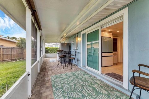 House in Sarasota, Florida 3 bedrooms, 106.28 sq.m. № 2233401 - photo 22