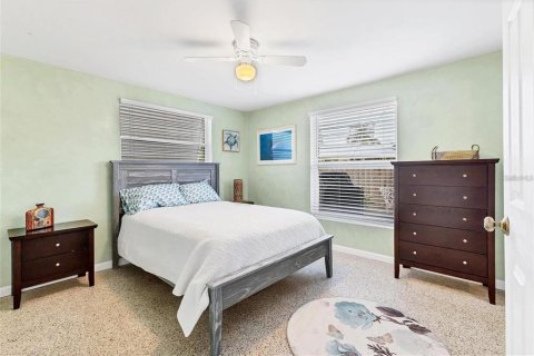 House in Sarasota, Florida 3 bedrooms, 106.28 sq.m. № 2233401 - photo 20