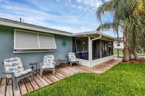 House in Sarasota, Florida 3 bedrooms, 106.28 sq.m. № 2233401 - photo 3