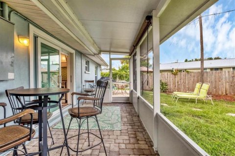 House in Sarasota, Florida 3 bedrooms, 106.28 sq.m. № 2233401 - photo 25