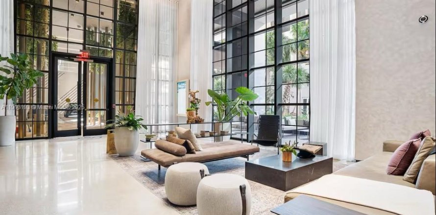 Studio à Condo à Miami, Floride  № 1968782