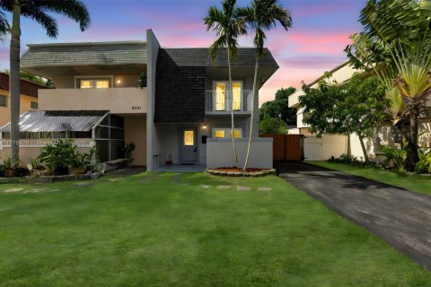 Townhouse in North Lauderdale, Florida 2 bedrooms, 107.02 sq.m. № 1695558 - photo 1