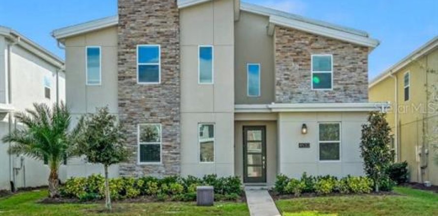 Casa en Kissimmee, Florida 8 dormitorios, 398.46 m2 № 1514904