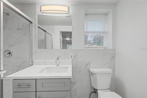 House in Tampa, Florida 3 bedrooms, 140.84 sq.m. № 2303316 - photo 21