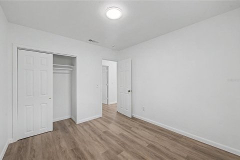 House in Tampa, Florida 3 bedrooms, 140.84 sq.m. № 2303316 - photo 26