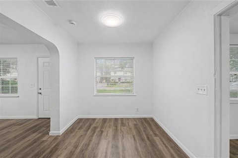 House in Tampa, Florida 3 bedrooms, 140.84 sq.m. № 2303316 - photo 11