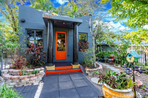 Casa en venta en Fort Lauderdale, Florida, 1 dormitorio, 98.94 m2 № 2045191 - foto 3