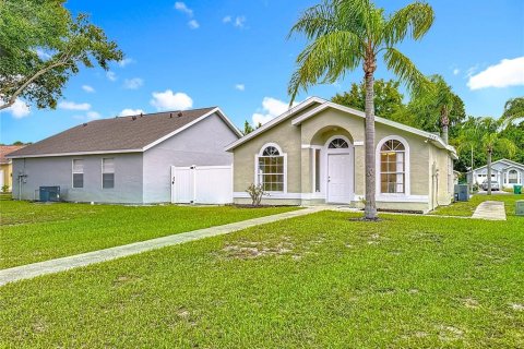 Villa ou maison à vendre à Winter Springs, Floride: 3 chambres, 102.29 m2 № 1913756 - photo 1