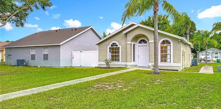 Villa ou maison à Winter Springs, Floride 3 chambres, 102.29 m2 № 1913756