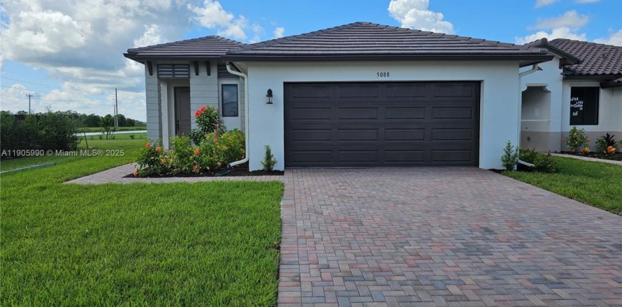 Villa ou maison à Ave Maria, Floride 3 chambres, 160.35 m2 № 1957287