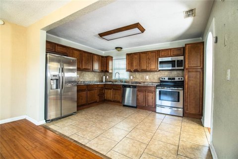 House in Bartow, Florida 3 bedrooms, 135.92 sq.m. № 1688032 - photo 16