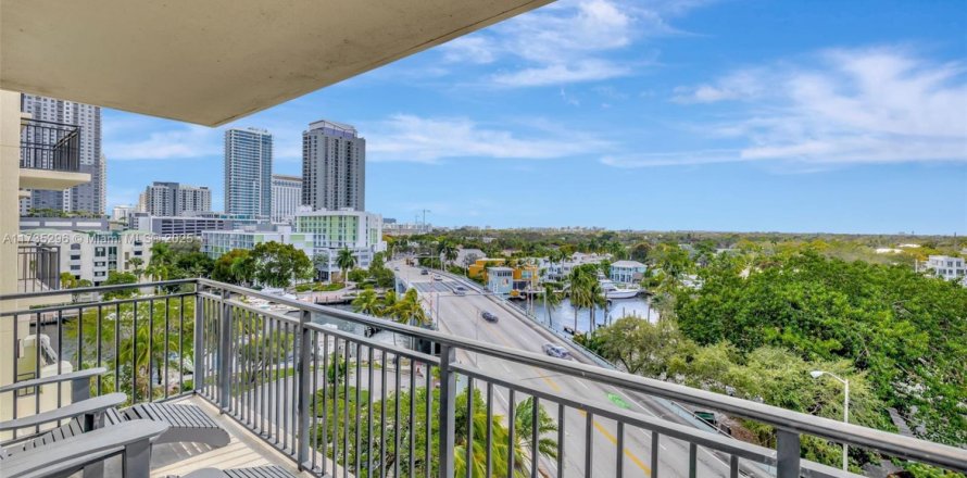 Condominio en Fort Lauderdale, Florida, 2 dormitorios  № 1486402