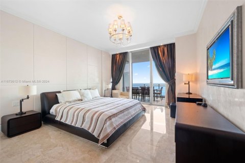 Снять в аренду кондоминиум в Бэл-Харбор, Флорида 2 спальни, 206.34м2, № 1958256 - фото 3