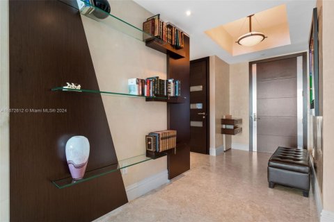 Снять в аренду кондоминиум в Бэл-Харбор, Флорида 2 спальни, 206.34м2, № 1958256 - фото 2