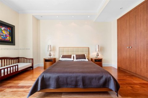 Снять в аренду кондоминиум в Бэл-Харбор, Флорида 2 спальни, 206.34м2, № 1958256 - фото 22