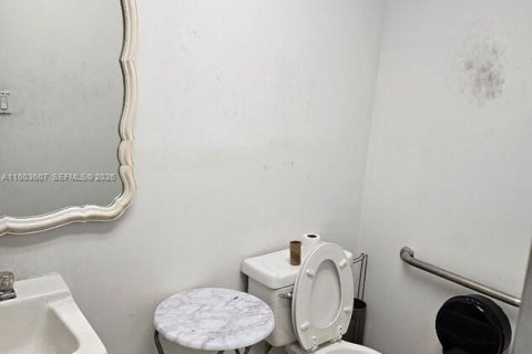 Immobilier commercial à vendre à Hialeah, Floride № 2060046 - photo 9