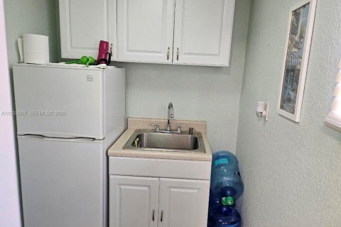 Immobilier commercial à vendre à Hialeah, Floride № 2060046 - photo 21