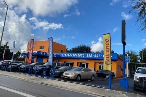 Immobilier commercial à Hialeah, Floride № 2060046