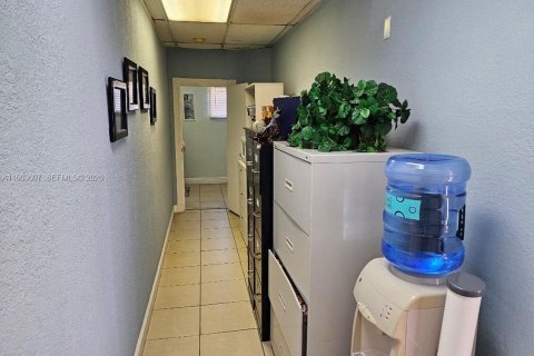 Immobilier commercial à vendre à Hialeah, Floride № 2060046 - photo 5
