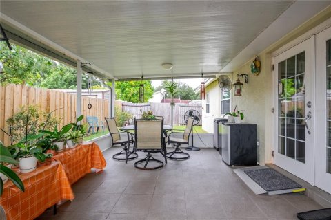 House in Tampa, Florida 3 bedrooms, 91.04 sq.m. № 2287451 - photo 22