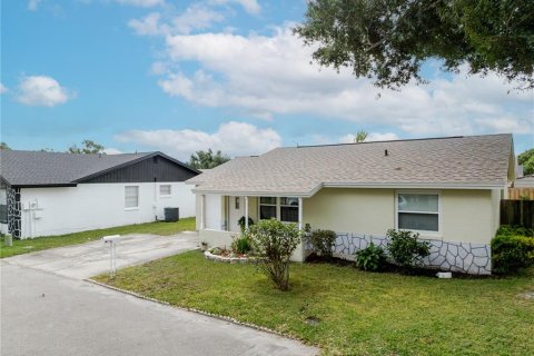 House in Tampa, Florida 3 bedrooms, 91.04 sq.m. № 2287451 - photo 3