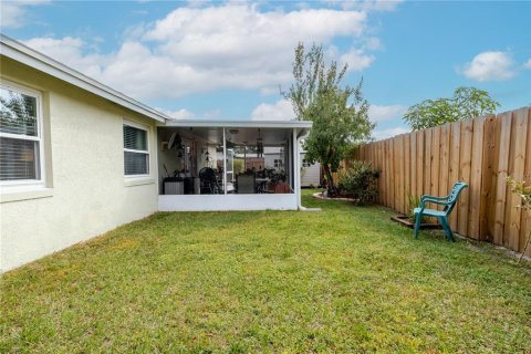 House in Tampa, Florida 3 bedrooms, 91.04 sq.m. № 2287451 - photo 24