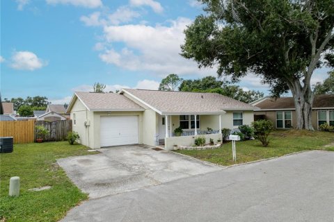 House in Tampa, Florida 3 bedrooms, 91.04 sq.m. № 2287451 - photo 29
