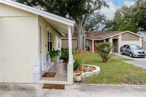 House in Tampa, Florida 3 bedrooms, 91.04 sq.m. № 2287451 - photo 28