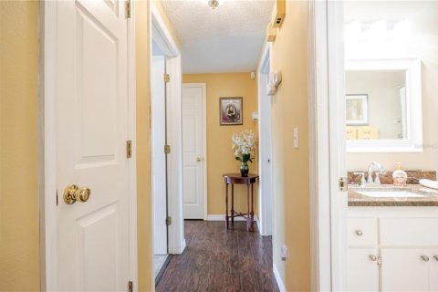 House in Tampa, Florida 3 bedrooms, 91.04 sq.m. № 2287451 - photo 13