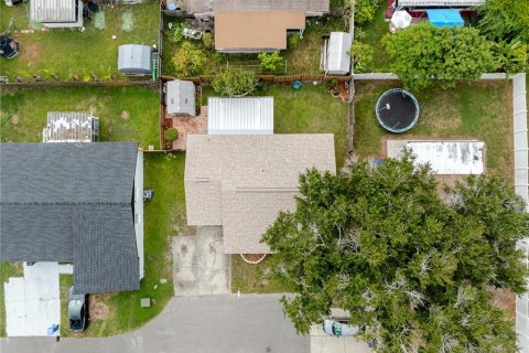 House in Tampa, Florida 3 bedrooms, 91.04 sq.m. № 2287451 - photo 4