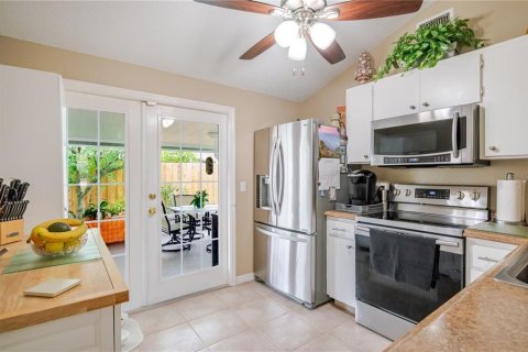 House in Tampa, Florida 3 bedrooms, 91.04 sq.m. № 2287451 - photo 5