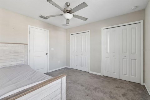 House in Tampa, Florida 3 bedrooms, 145.67 sq.m. № 2317482 - photo 29