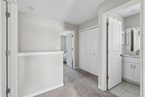 House in Tampa, Florida 3 bedrooms, 145.67 sq.m. № 2317482 - photo 26