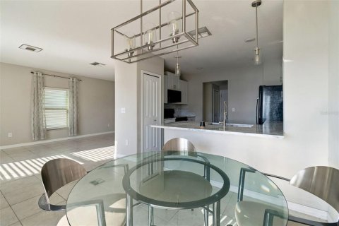 House in Tampa, Florida 3 bedrooms, 145.67 sq.m. № 2317482 - photo 16