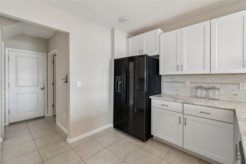 House in Tampa, Florida 3 bedrooms, 145.67 sq.m. № 2317482 - photo 15