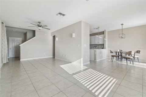 House in Tampa, Florida 3 bedrooms, 145.67 sq.m. № 2317482 - photo 4