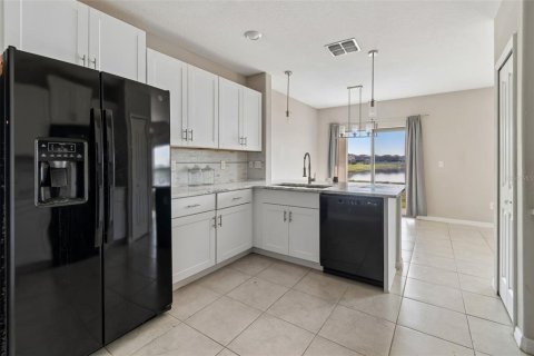 House in Tampa, Florida 3 bedrooms, 145.67 sq.m. № 2317482 - photo 14